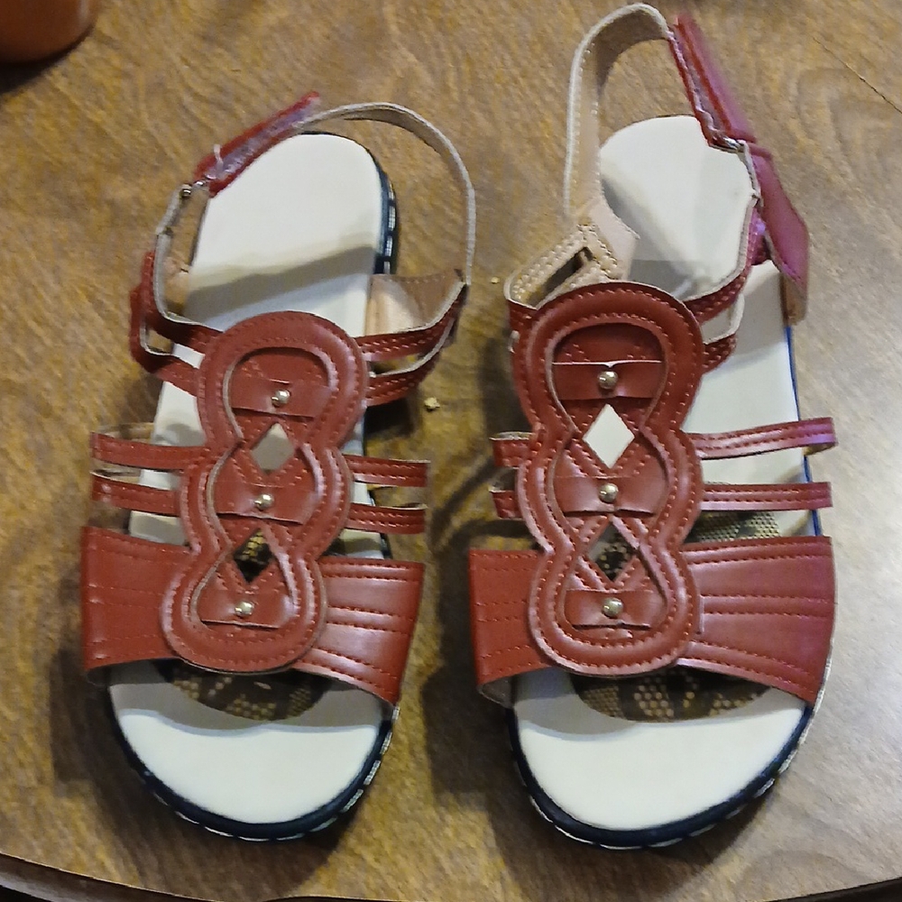 Women's Red Sandals 8 Not Sized See Discription.